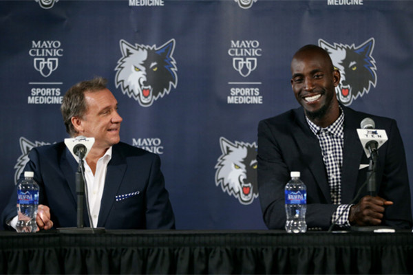 场的球员设 场的球员设